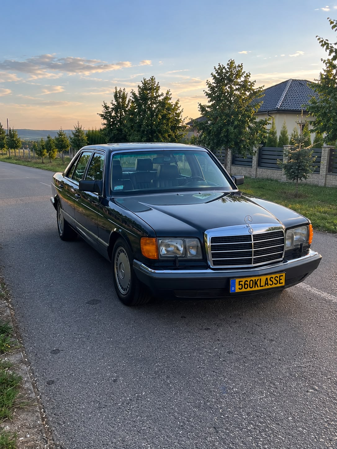 Mercedes 560 SEL disponibil pentru evenimente